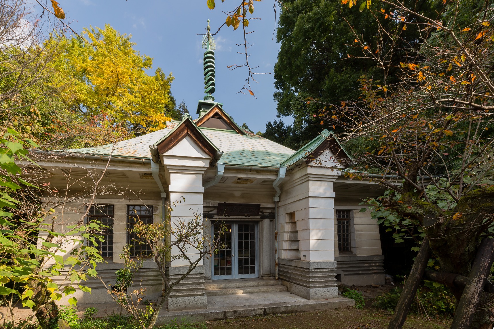 頼山陽文徳殿