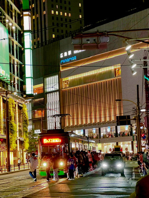 猿猴橋町電停、最後の灯火。